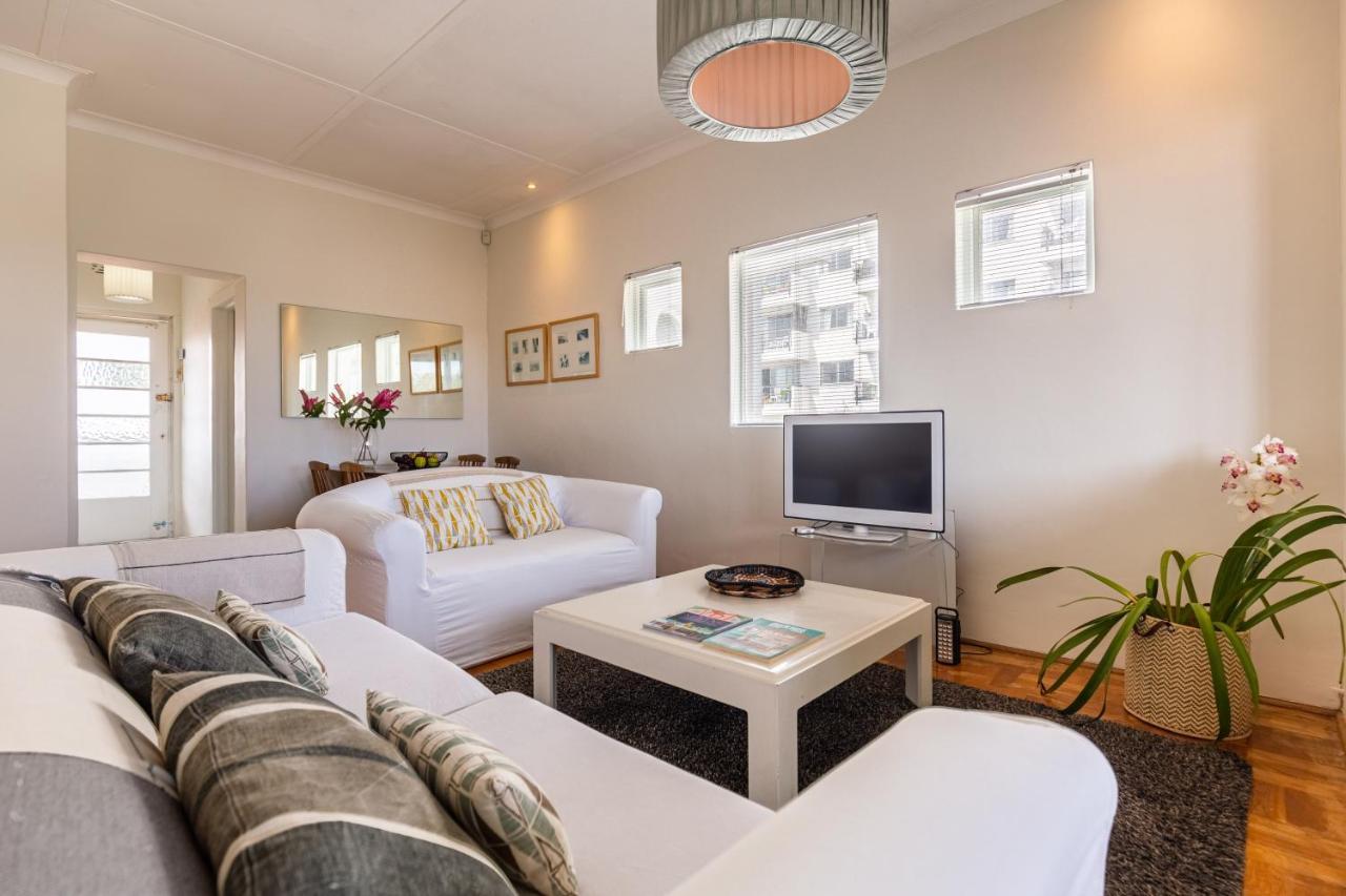 Portswood Mews - Chic White Point Apartamento